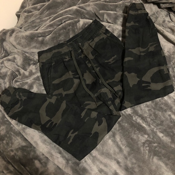 M BY MENDOCINO camp print pants - Picture 2 of 6